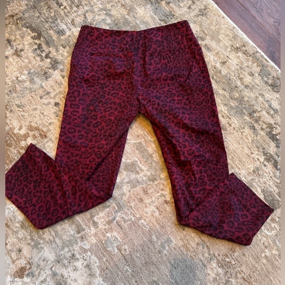 Good used condition Talbots leopard print pant. Sz 2p - Picture 6 of 9